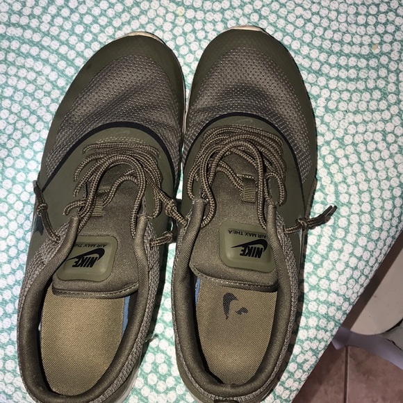 Nike air max’s Theas - Picture 3 of 7